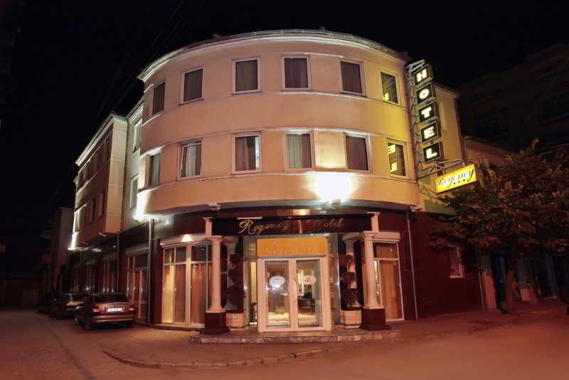 Hotel Regency Korce Esterno foto