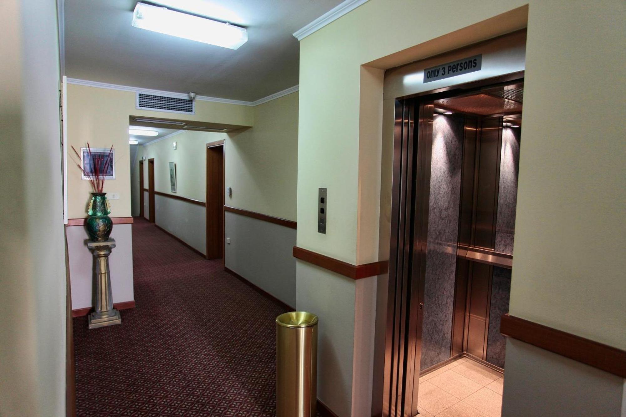 Hotel Regency Korce Esterno foto