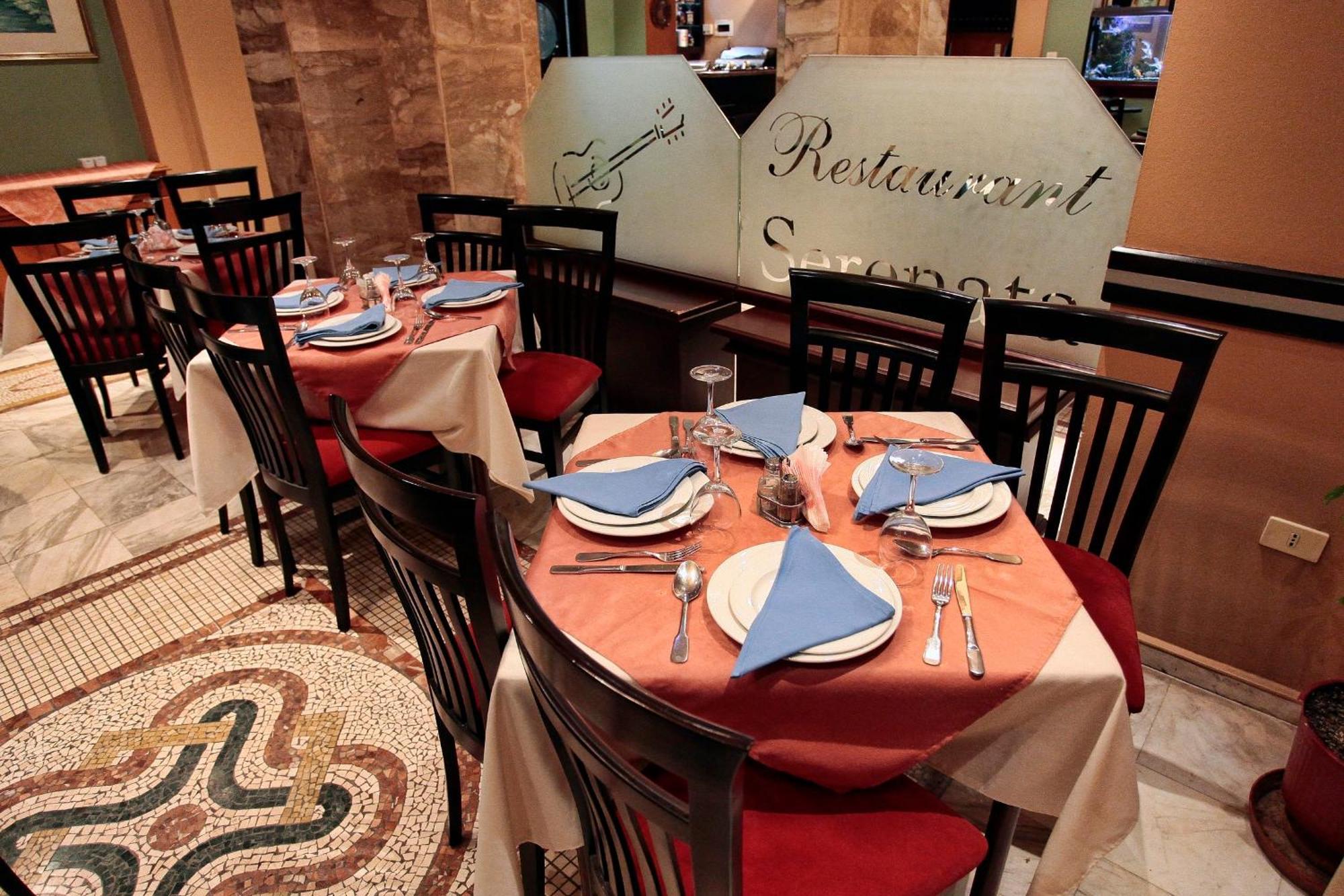 Hotel Regency Korce Esterno foto