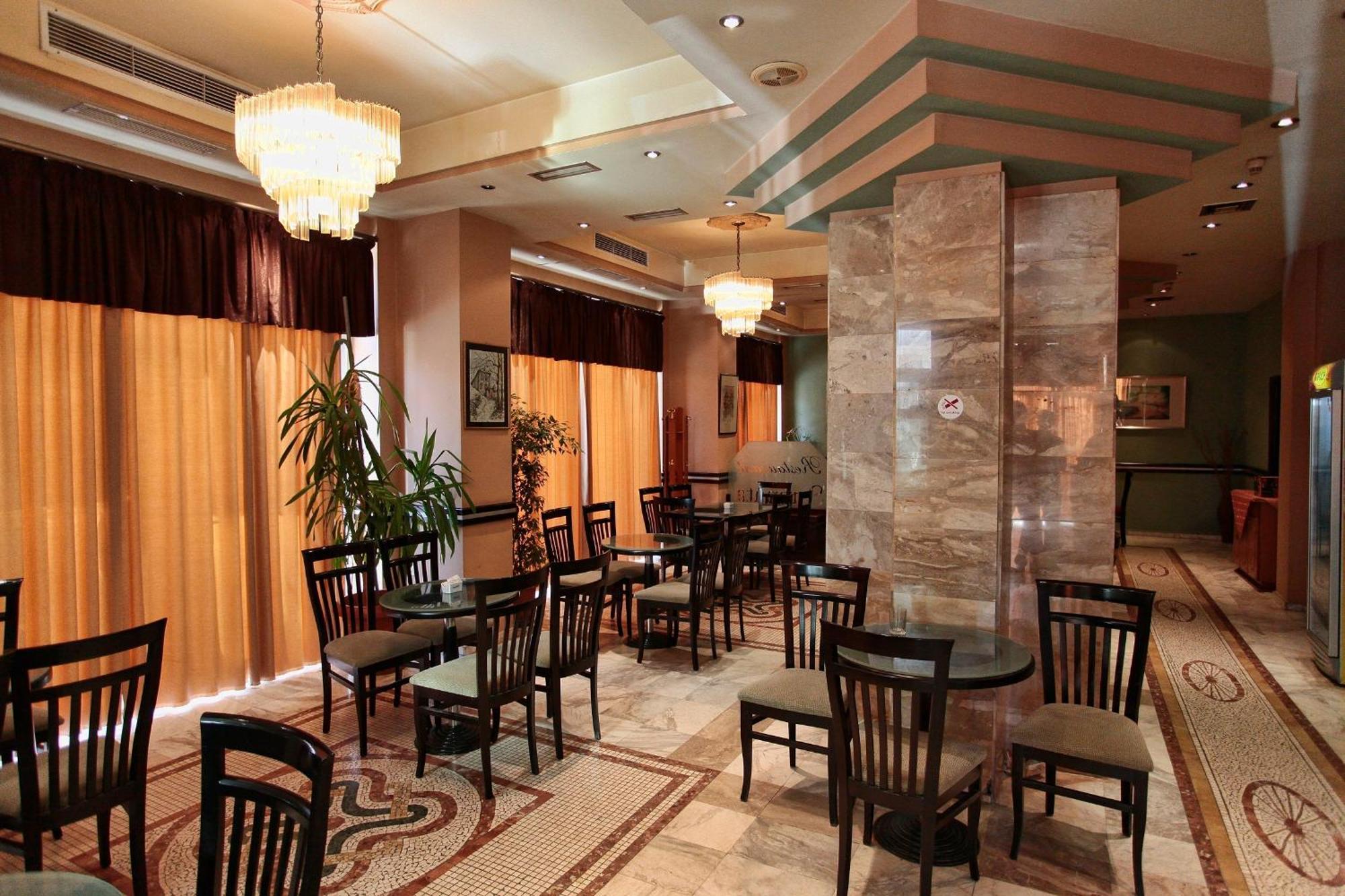 Hotel Regency Korce Esterno foto