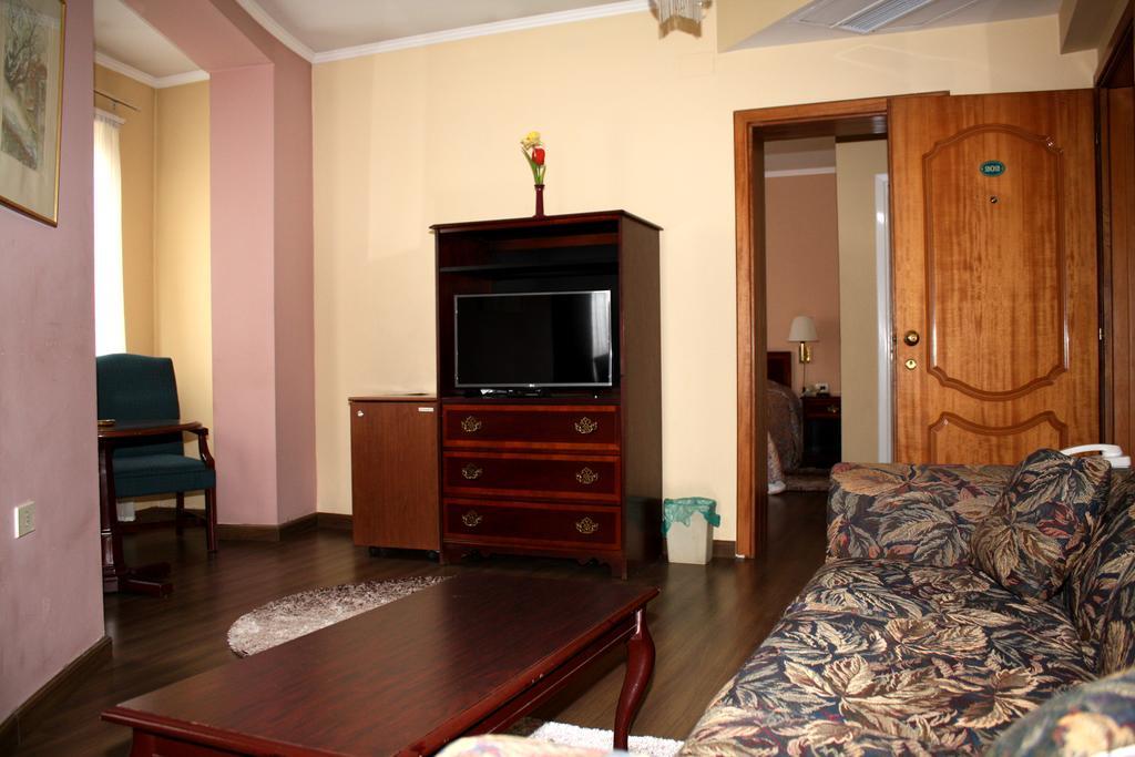 Hotel Regency Korce Esterno foto
