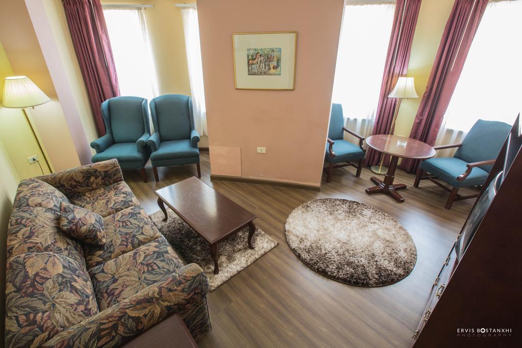 Hotel Regency Korce Esterno foto