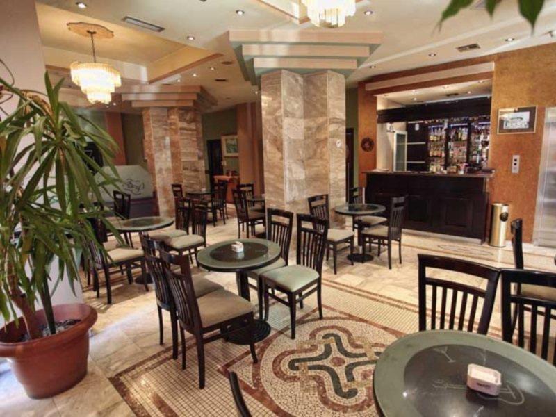 Hotel Regency Korce Esterno foto